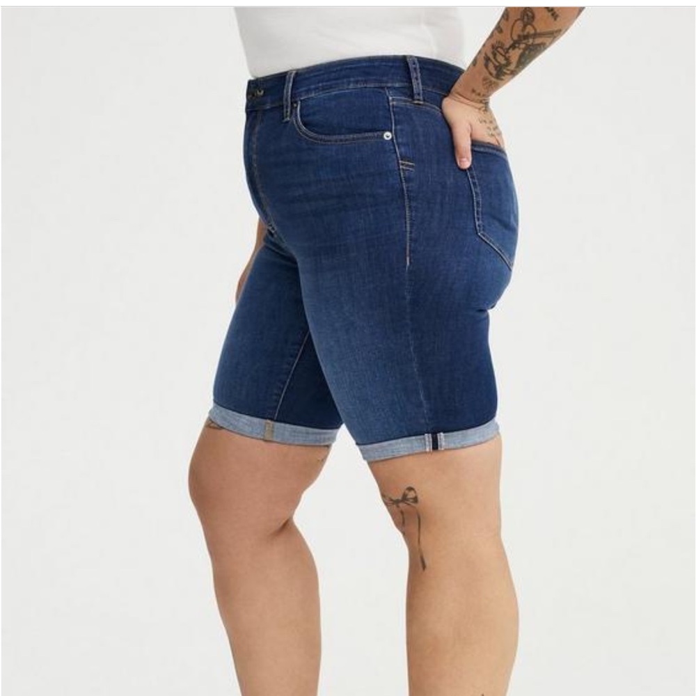 torrid sz 24 plus High-Rise Denim Bermuda Shorts